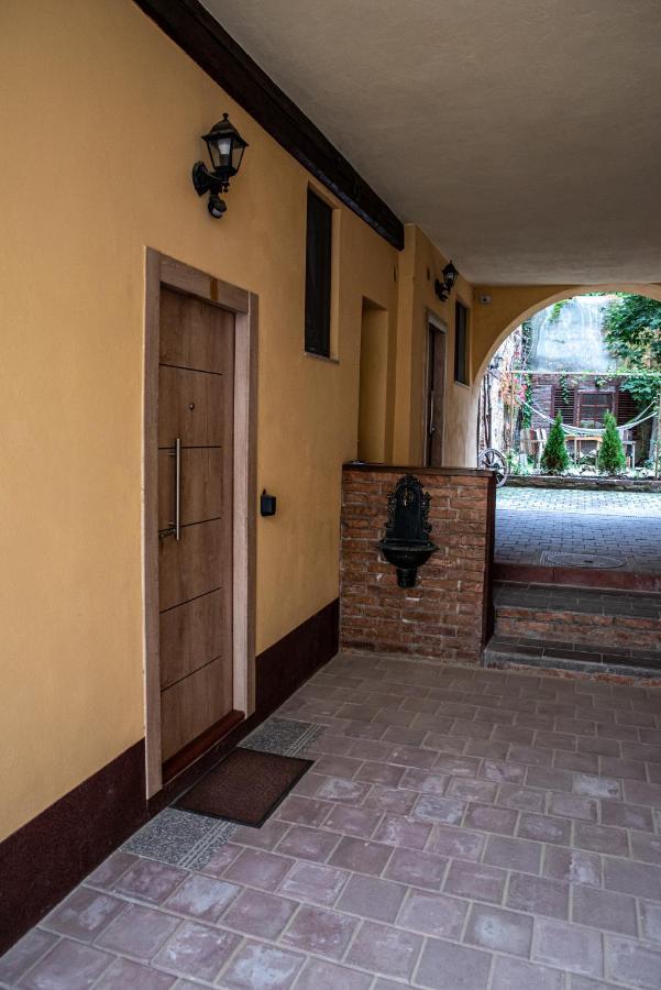 Luky13 Apartamento Braşov Exterior foto